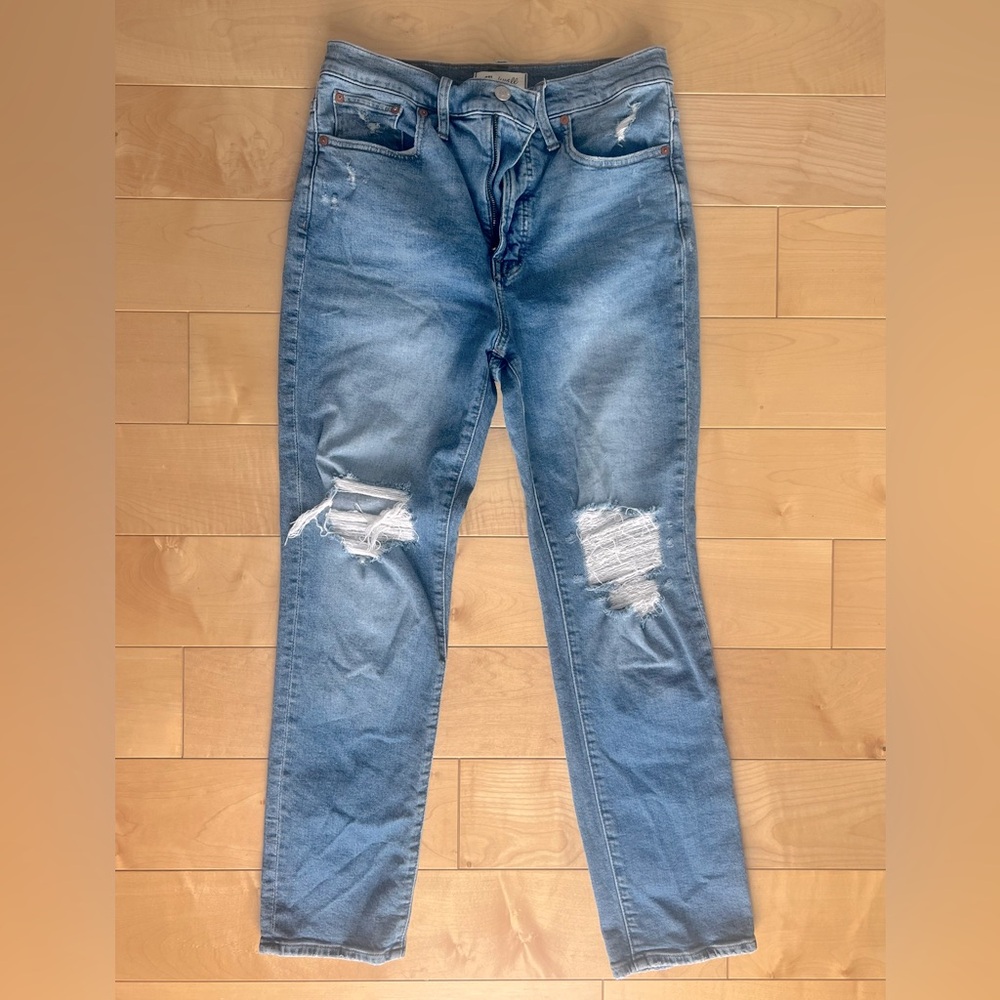 Madewell perfect vintage jean / medium blue distressed / size 28